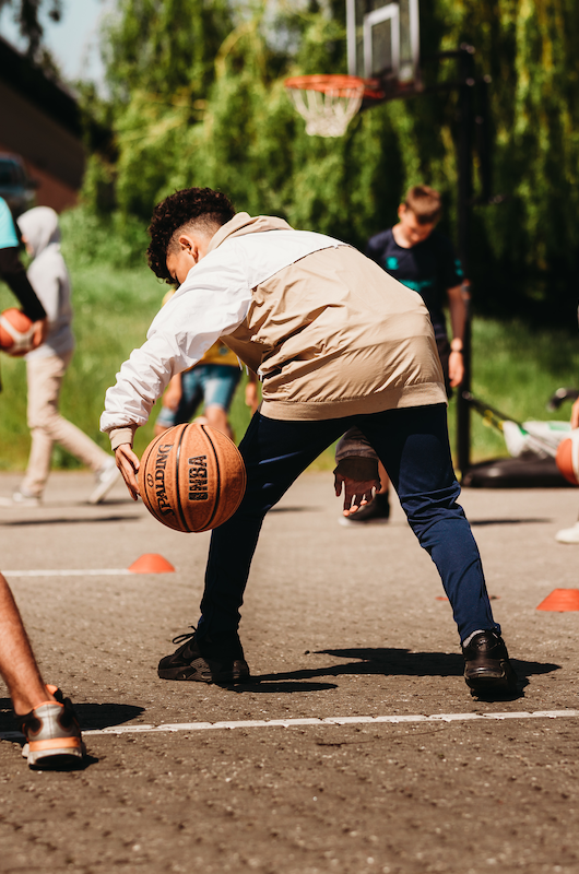 drenge der spiller basket